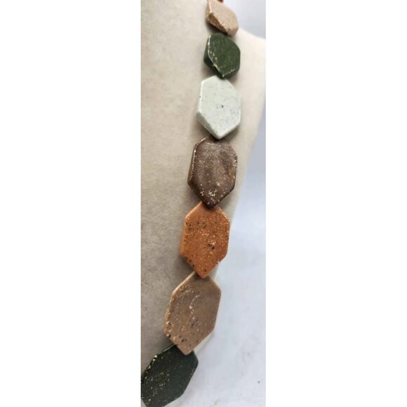 Faceted Acrylic Unique Shaped beaded Necklace - earth tones - Picture 4 of 4